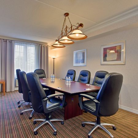 Holiday Inn Express Whitby Oshawa By Ihg Esterno foto