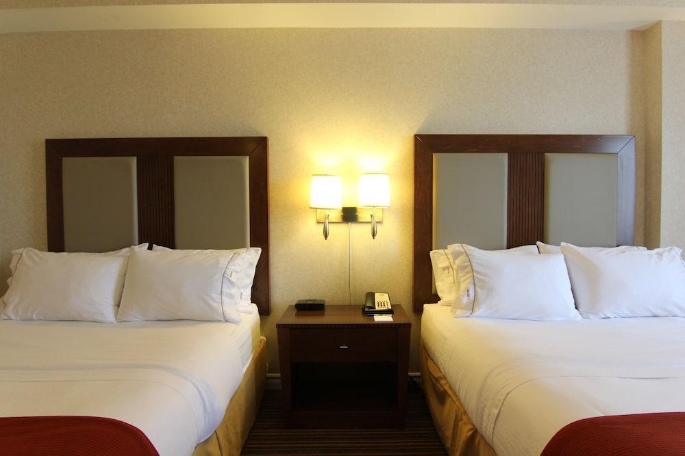Holiday Inn Express Whitby Oshawa By Ihg Esterno foto