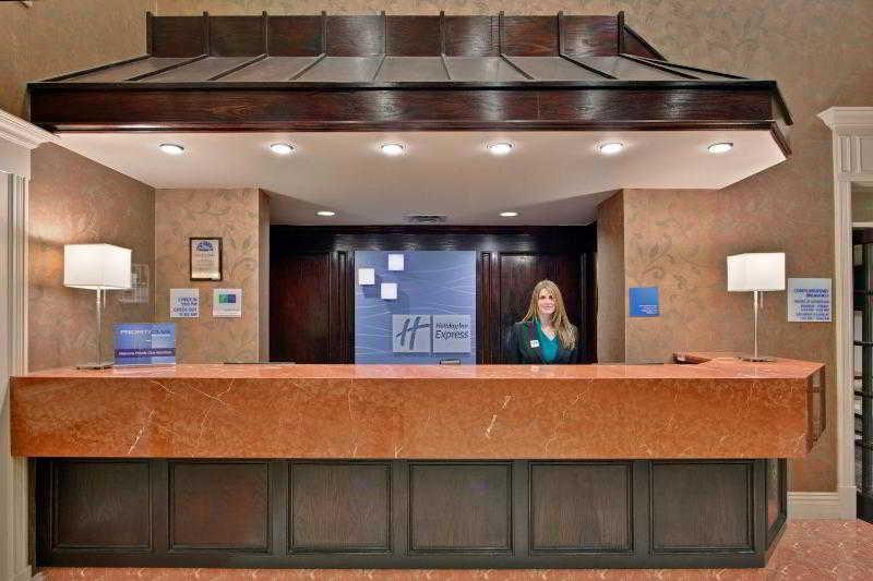Holiday Inn Express Whitby Oshawa By Ihg Esterno foto
