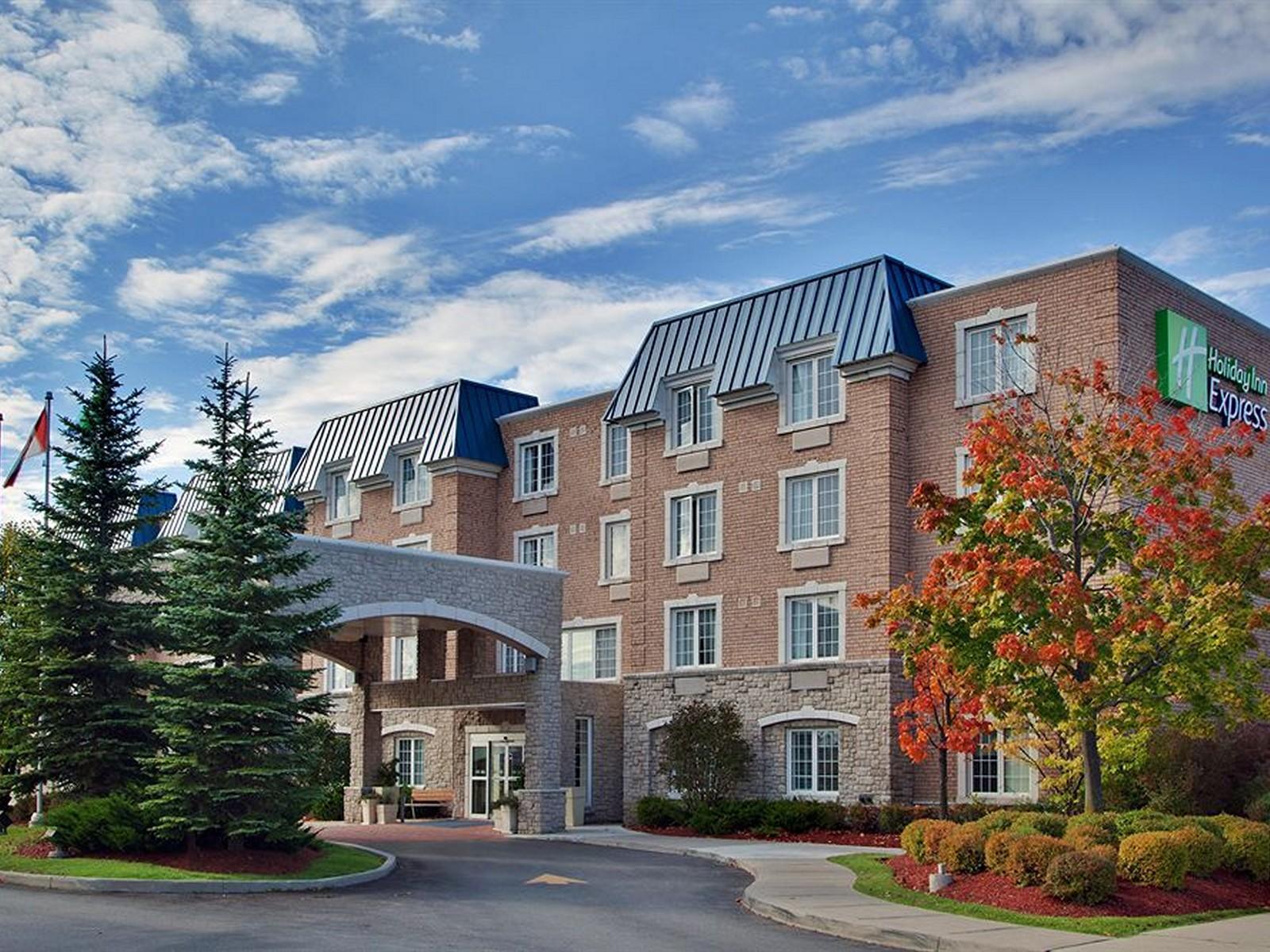 Holiday Inn Express Whitby Oshawa By Ihg Esterno foto