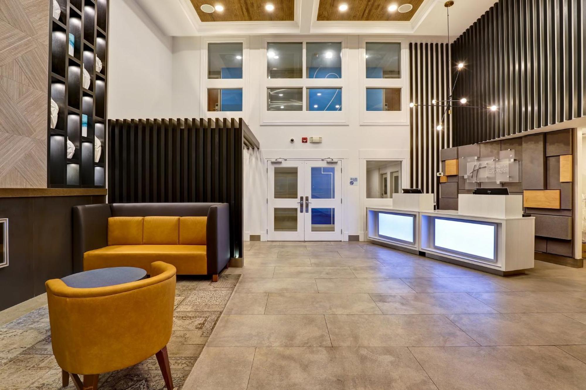 Holiday Inn Express Whitby Oshawa By Ihg Esterno foto