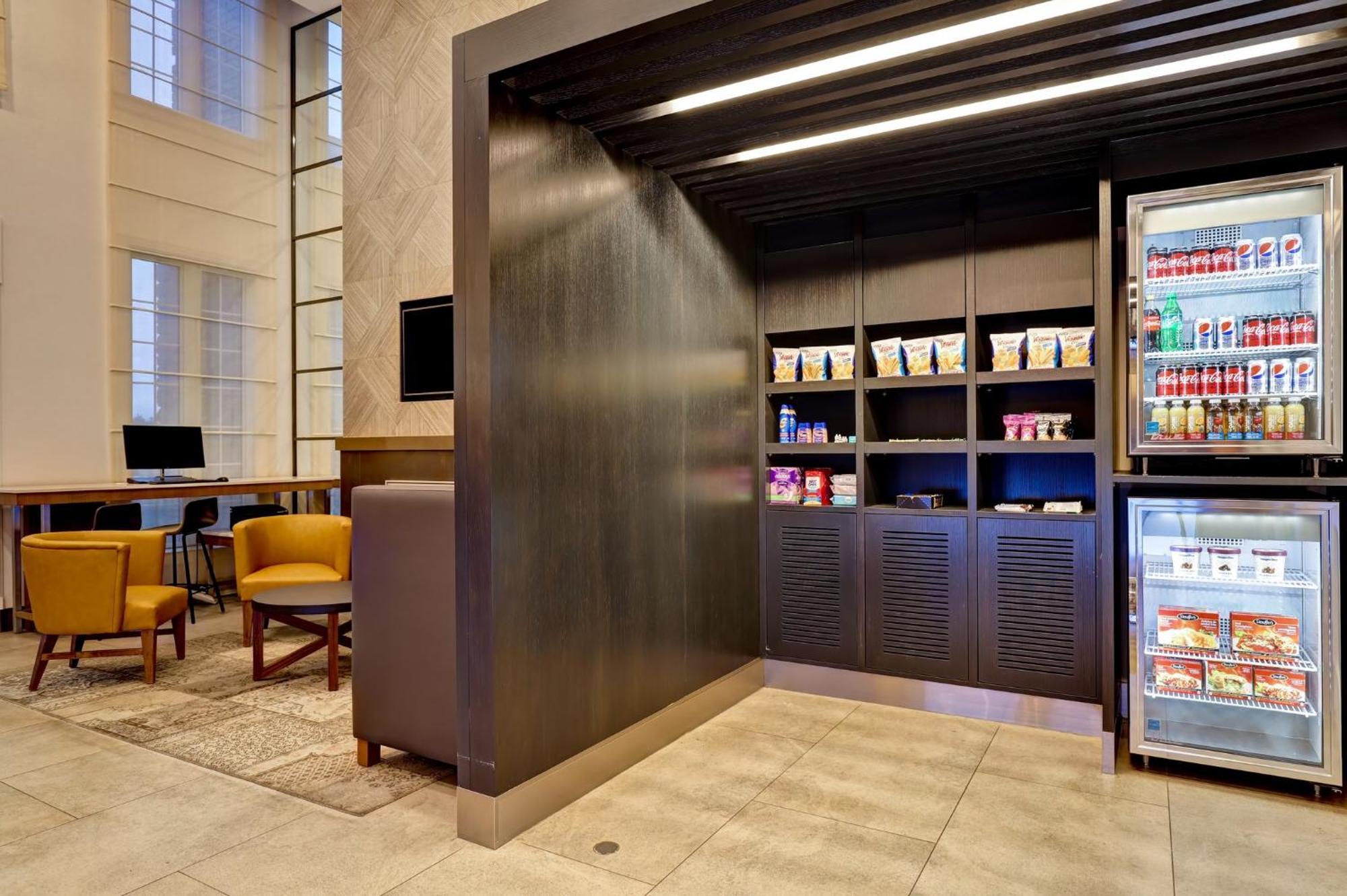 Holiday Inn Express Whitby Oshawa By Ihg Esterno foto