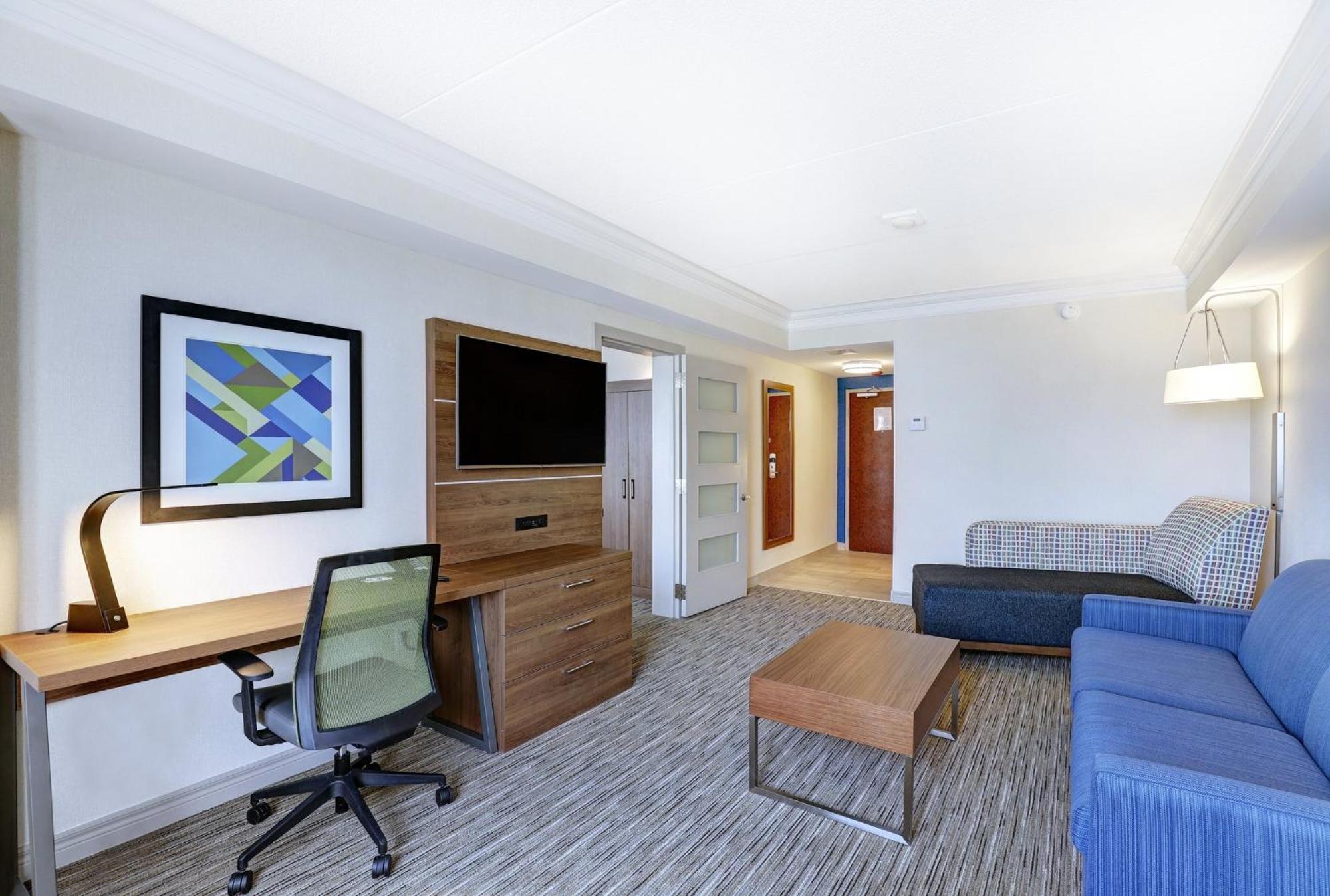 Holiday Inn Express Whitby Oshawa By Ihg Esterno foto