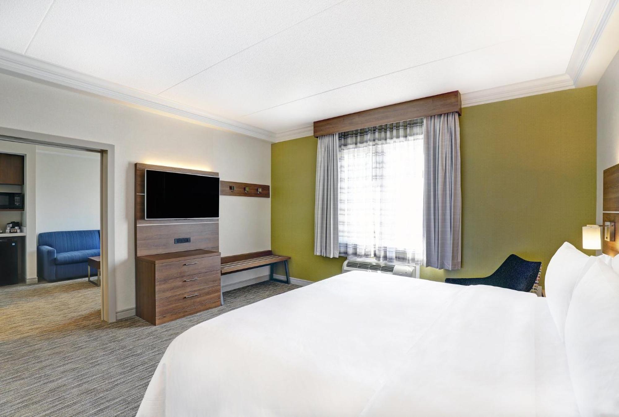 Holiday Inn Express Whitby Oshawa By Ihg Esterno foto