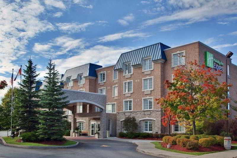 Holiday Inn Express Whitby Oshawa By Ihg Esterno foto
